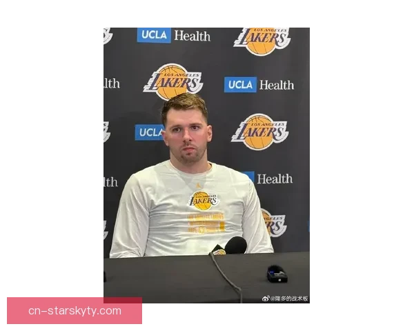 41岁詹皇祝贺东契奇释然中心